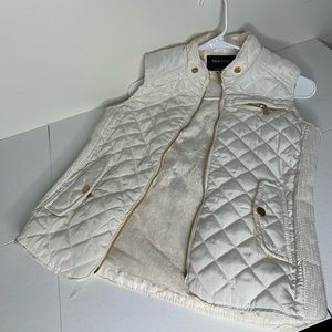 Cute and Cozy Quilted Patterned Vest by New Look | size: Small | color: Crème